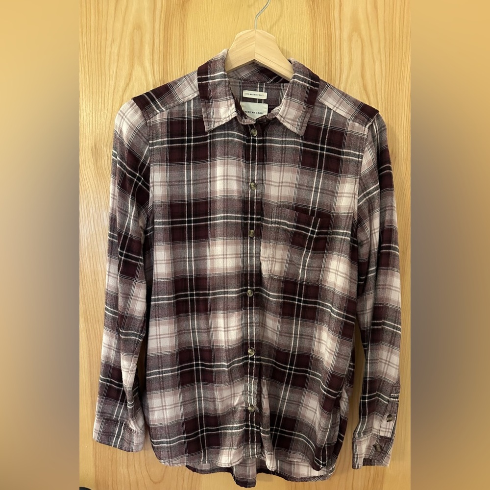 American Eagle Boyfriend Fit Purple Flannel Button Down Size Small